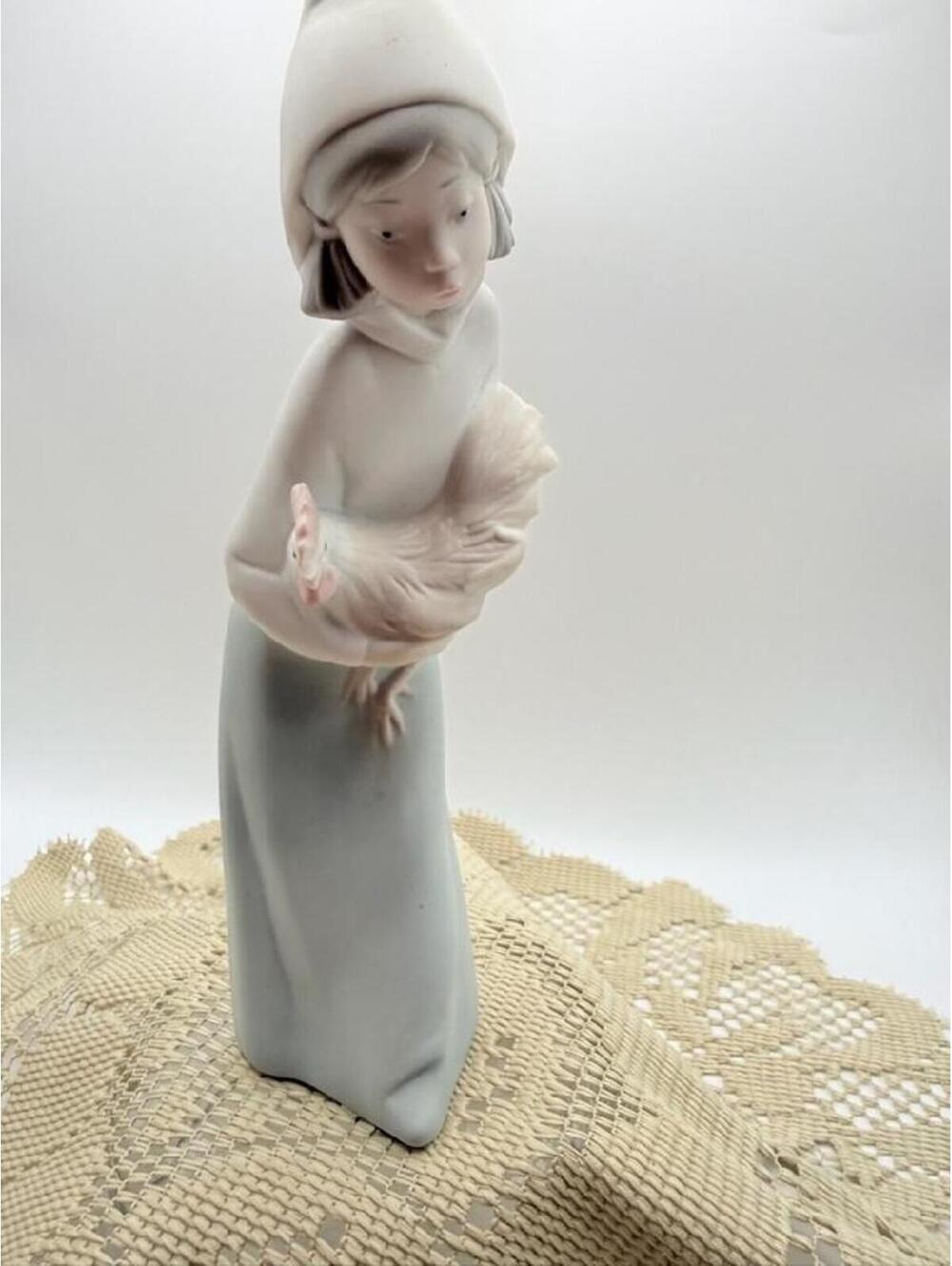 Lladro Girl w/ Rooster Figurine #4677 Retired Porcelain Spain Glazed Vintage